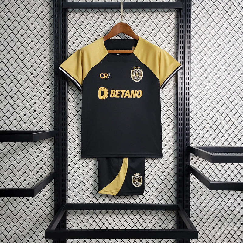 Conjunto Infantil Sporting CR7 2023/24 Preto - Modelo Torcedor