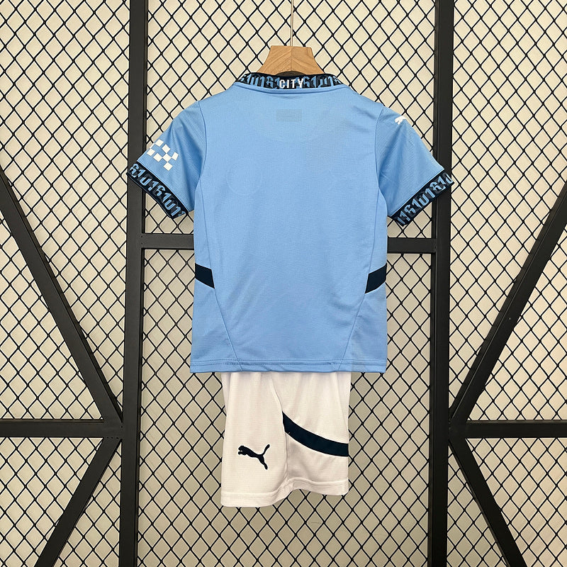 Conjunto Infantil Manchester City l 2024/25 Azul - Modelo Torcedor