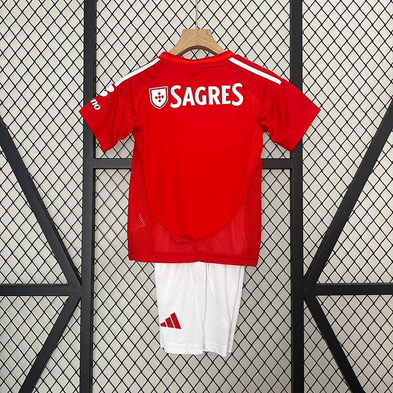 Conjunto Infantil Benfica l 2024/25 Vermelho - Modelo Torcedor