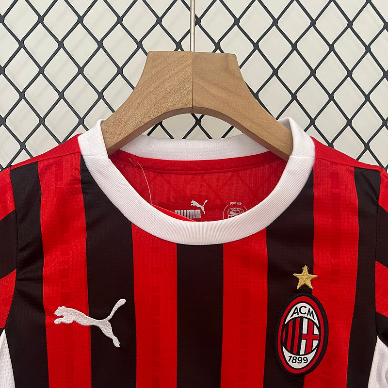 Conjunto Infantil Milan l 2024/25 Listrado - Modelo Torcedor