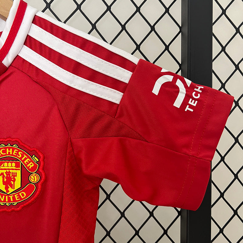 Conjunto Infantil Manchester United l 2024/25 Vermelho - Modelo Torcedor