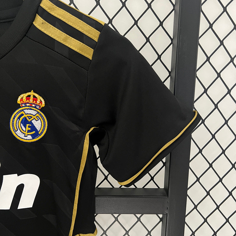 Conjunto Retrô Infantil Real Madrid ll 2011/12 - Modelo Torcedor