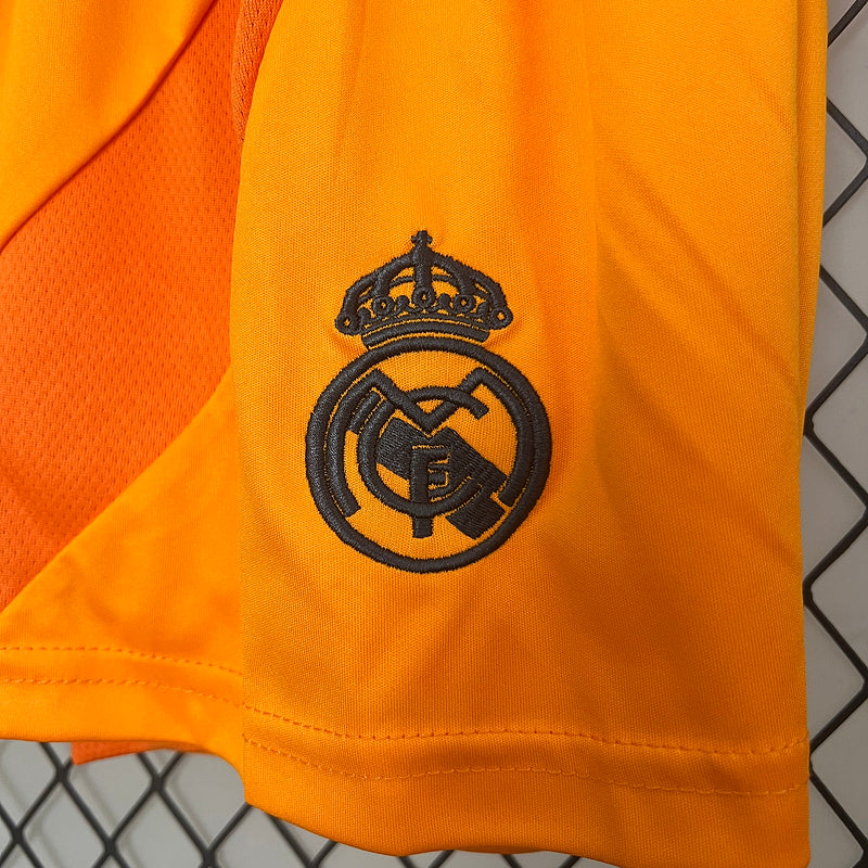 Conjunto Infantil Real Madrid ll 2024/25 Laranja - Modelo Torcedor