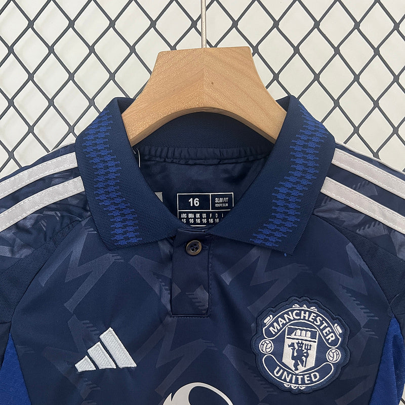 Conjunto Infantil Manchester United ll 2024/25 Azul - Modelo Torcedor