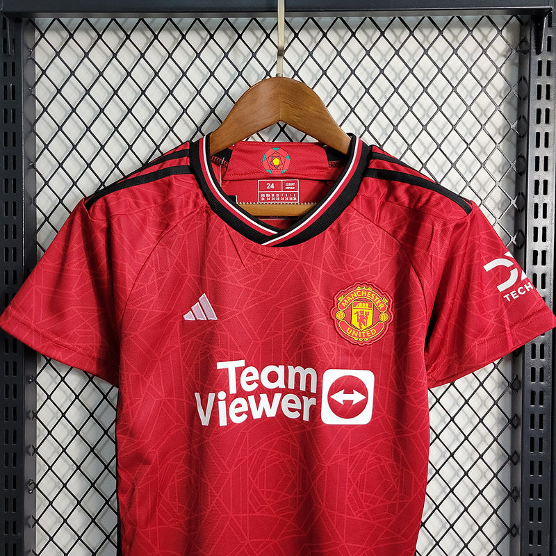 Conjunto Infantil Manchester United l 2023/24 Vermelho - Modelo Torcedor