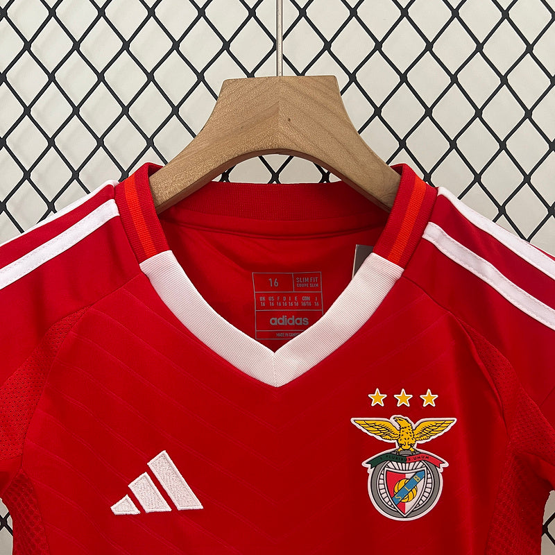 Conjunto Infantil Benfica l 2024/25 Vermelho - Modelo Torcedor