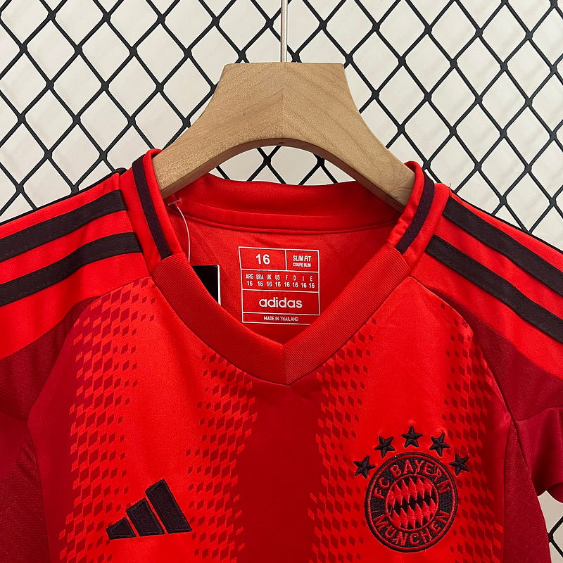 Conjunto Infantil Bayern de Munique l 2024/25 Vermelho - Modelo Torcedor