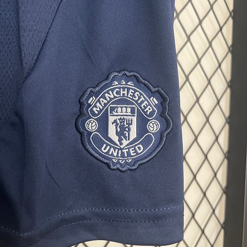 Conjunto Infantil Manchester United ll 2024/25 Azul - Modelo Torcedor