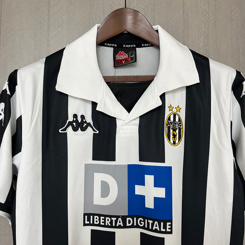 Camisa Retrô Juventus 1999/00 Home